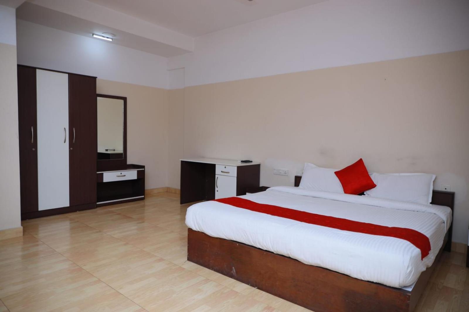 Hotel Tayas Trippapur Luaran gambar