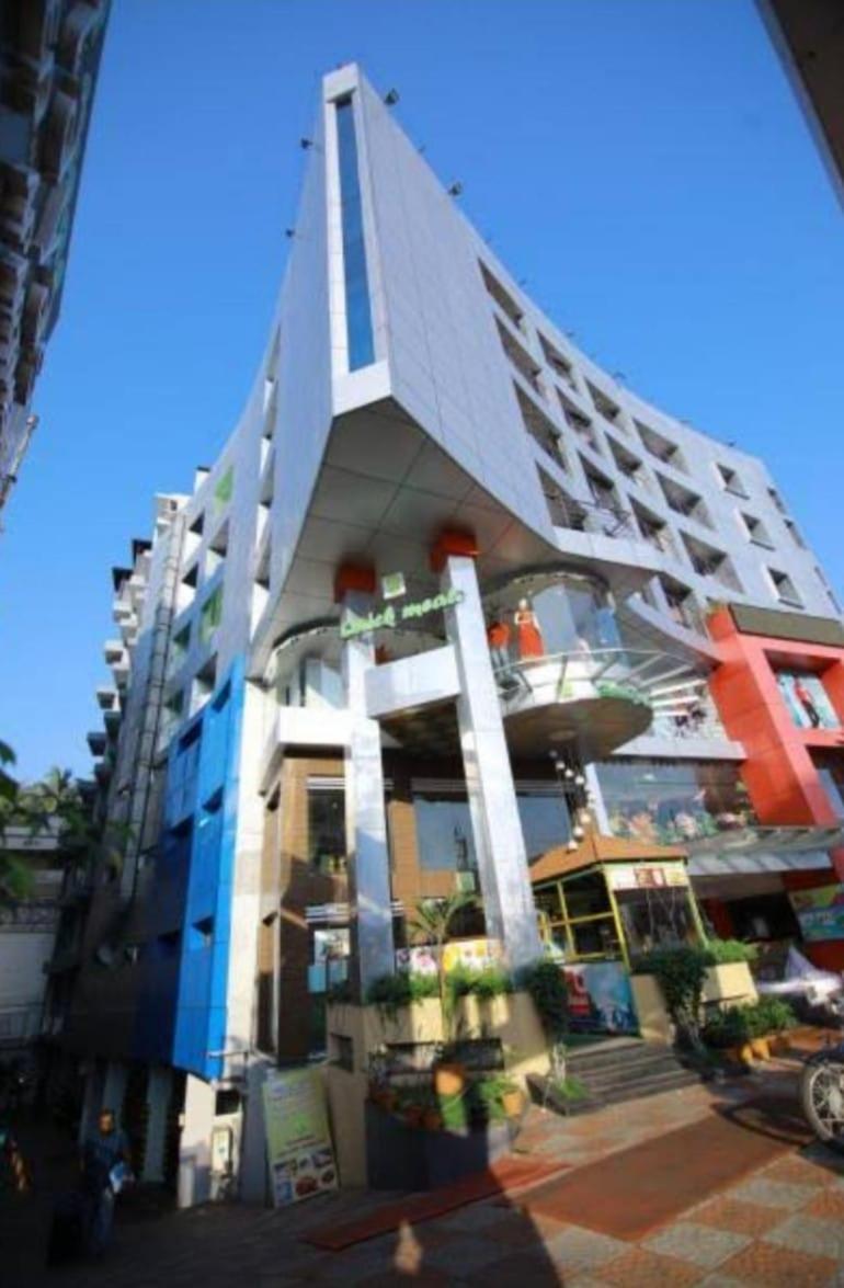 Hotel Tayas Trippapur Luaran gambar