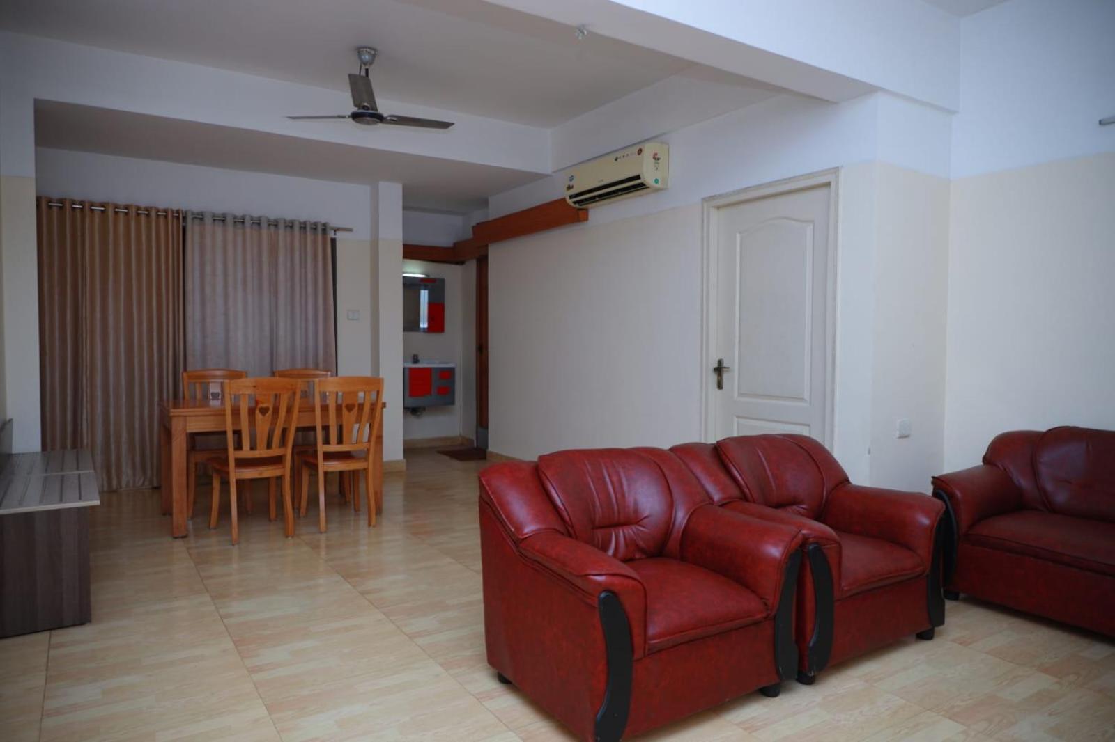 Hotel Tayas Trippapur Luaran gambar